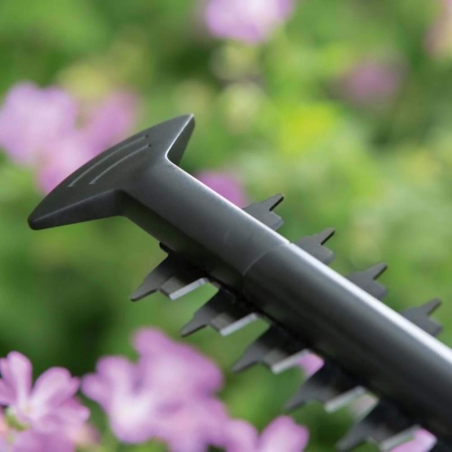 Bosch EasyHedgeCut 45-16 Hedge Trimmer 8 Bosch EasyHedgeCut 45-16 Hedge Trimmer - Image 6