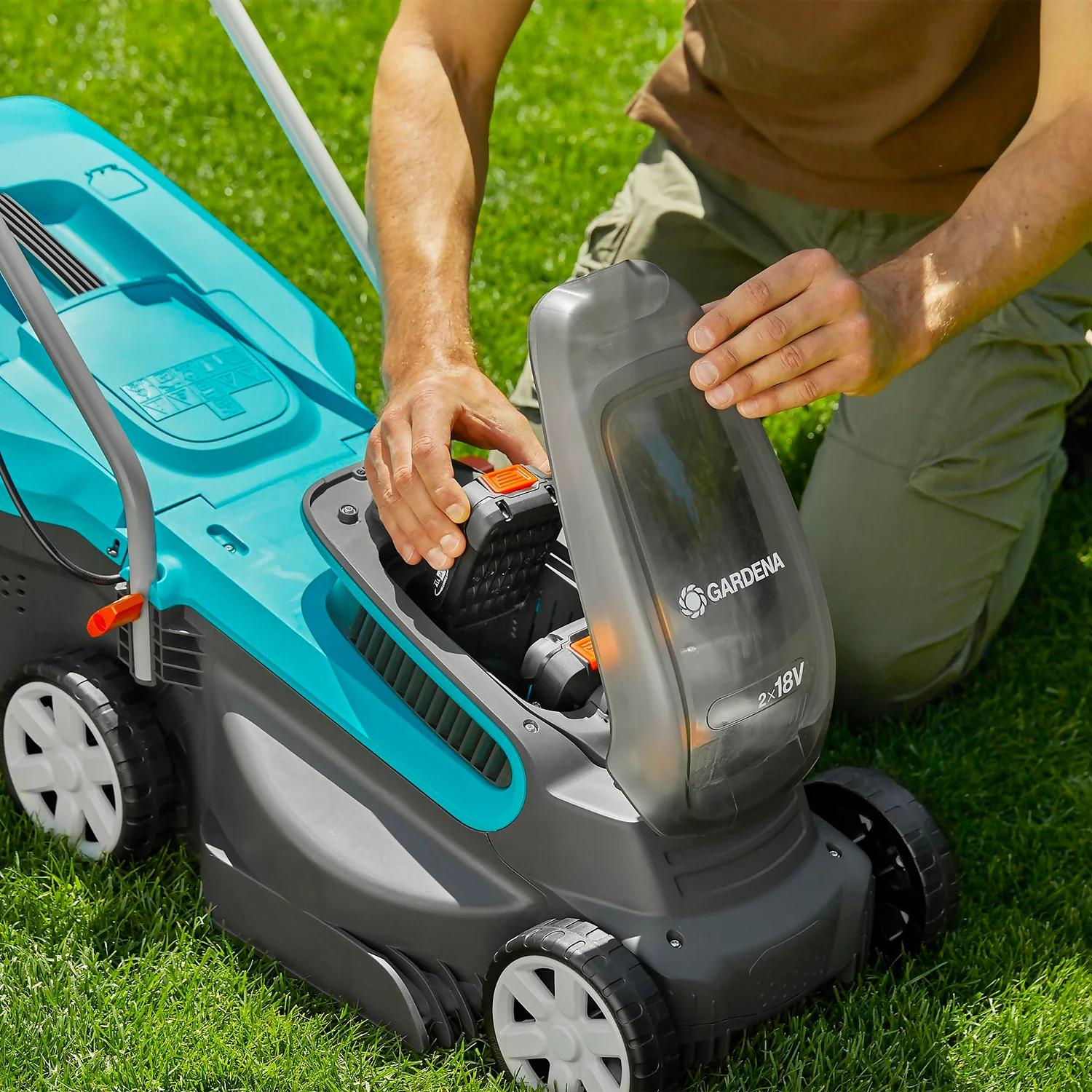GARDENA 36V PowerMax Cordless Lawn Mower - 32cm 9 GARDENA 36V PowerMax Cordless Lawn Mower - 32cm - Image 7