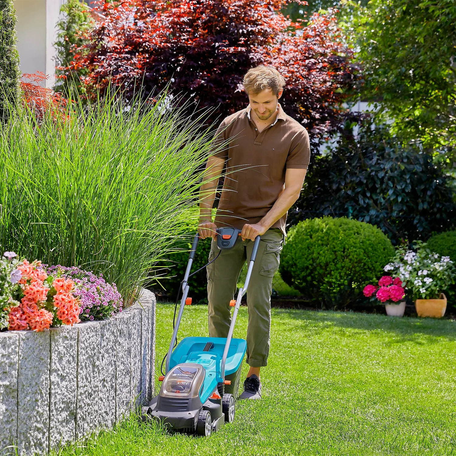 GARDENA 36V PowerMax Cordless Lawn Mower - 32cm 7 GARDENA 36V PowerMax Cordless Lawn Mower - 32cm - Image 5