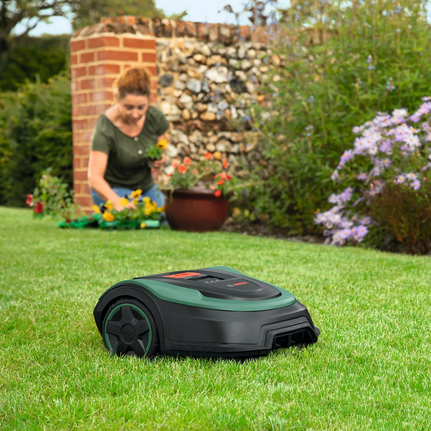 Bosch 18V Indego S 500 Robotic Lawn Mower - 19cm 10 Bosch 18V Indego S 500 Robotic Lawn Mower - 19cm - Image 8